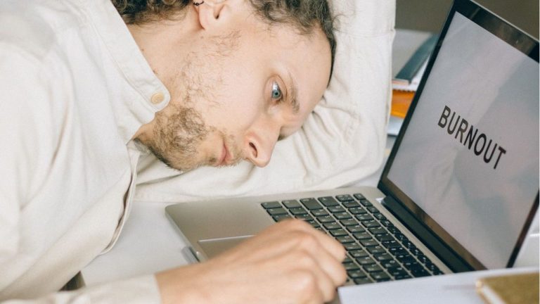 Les 12 étapes du burn-out